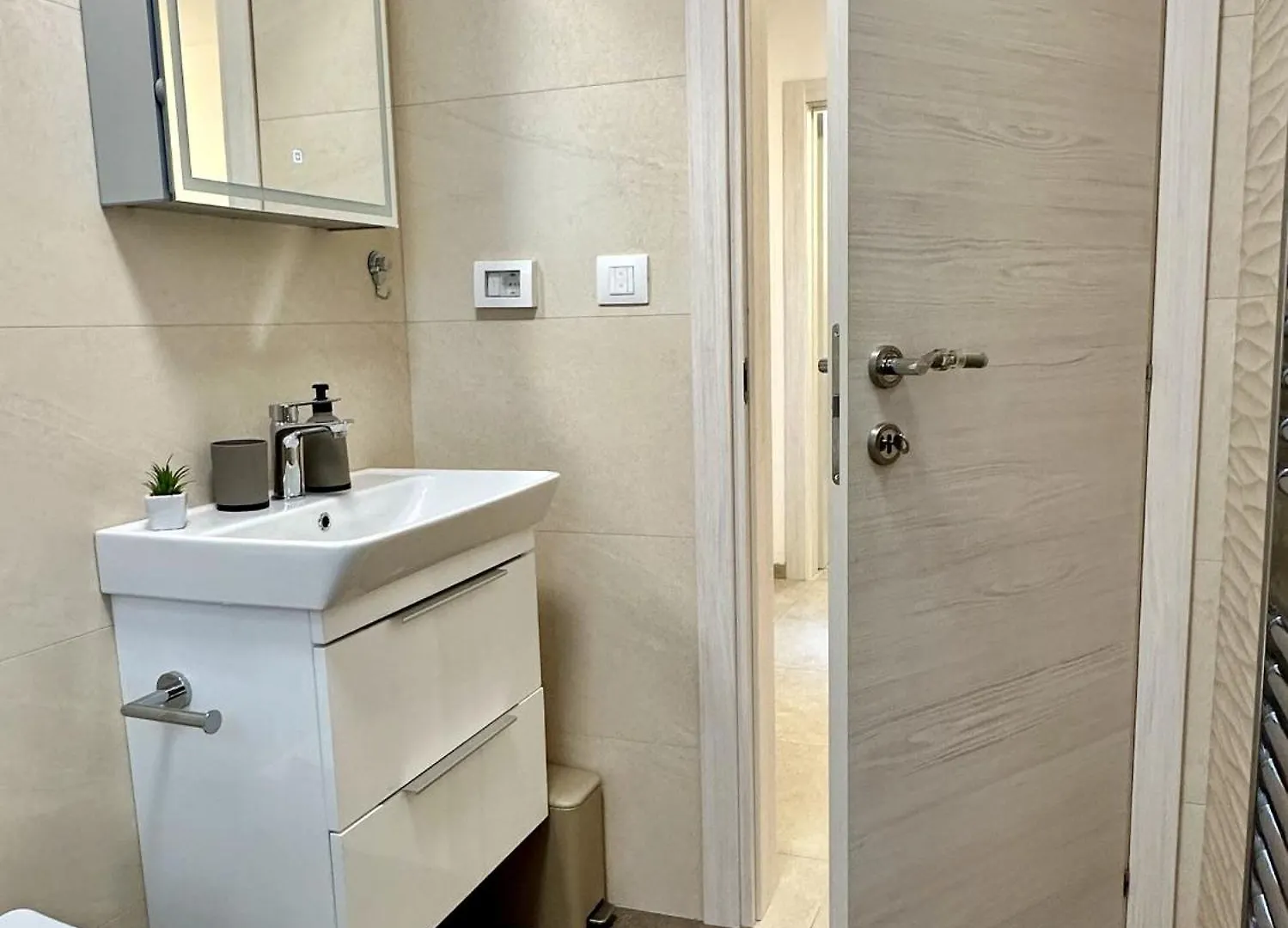 Apartment Krizman In A Great Location 로비니 0*,